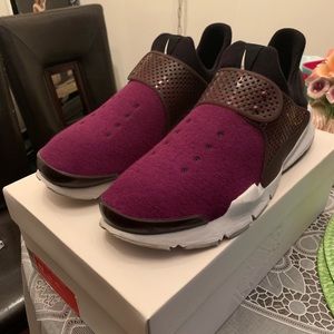Size 13 tech fleece sock darts